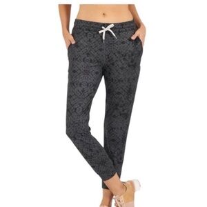 VUORI Performance Joggers In Charcoal Shibori Dreamknit Stretch Womens XS/S